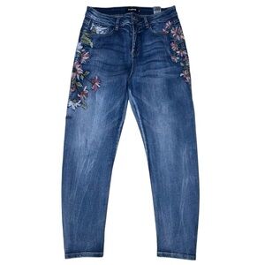 Desigual Floral Embroidered Boyfriend Jeans. Size 28